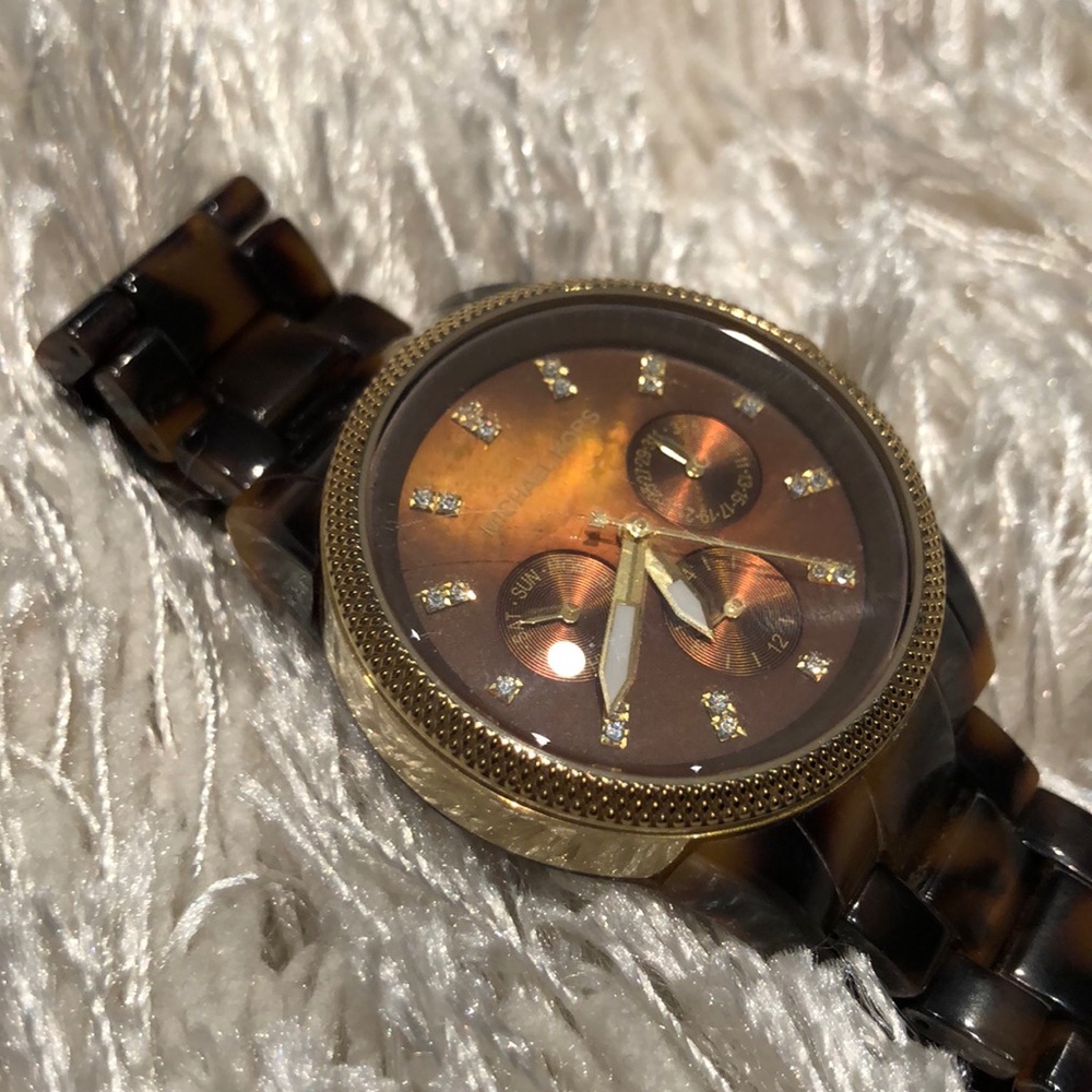 Michael Kors Tortoise Shell Watch - Picture 3 of 4